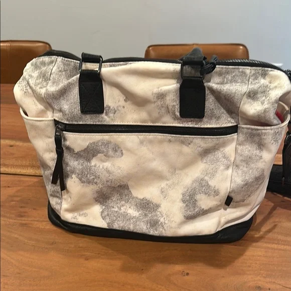 Two-Tone Black and Marble Pistil Tote Bag - Picture 8 of 8